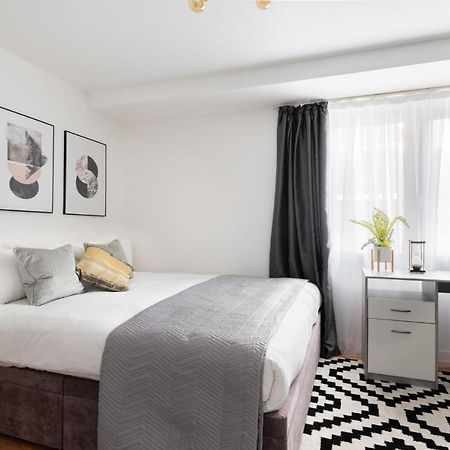 Spacious And Modern 4 Bed Apartment Next To Borough Station Londra Exterior foto
