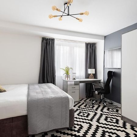 Spacious And Modern 4 Bed Apartment Next To Borough Station Londra Exterior foto