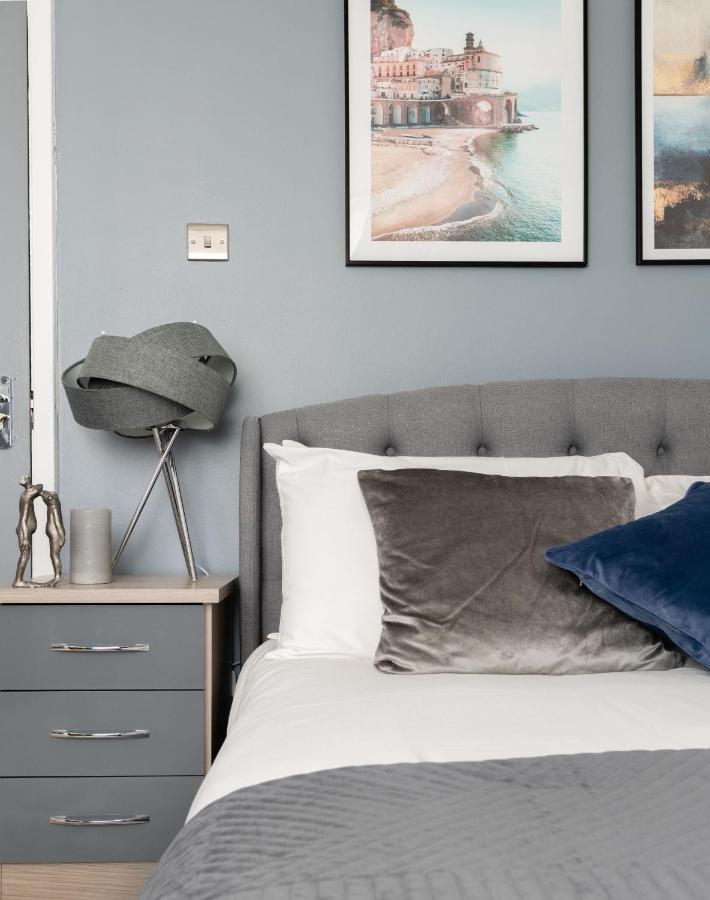 Spacious And Modern 4 Bed Apartment Next To Borough Station Londra Exterior foto