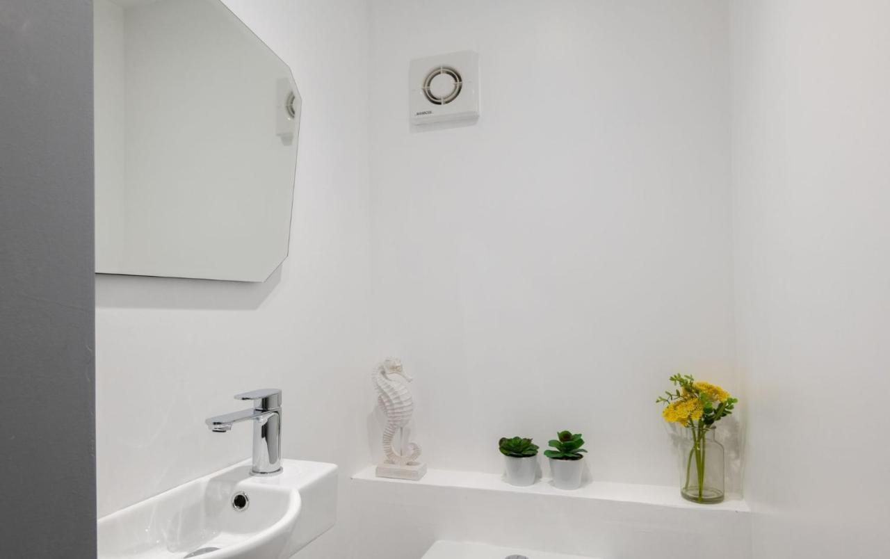 Spacious And Modern 4 Bed Apartment Next To Borough Station Londra Exterior foto