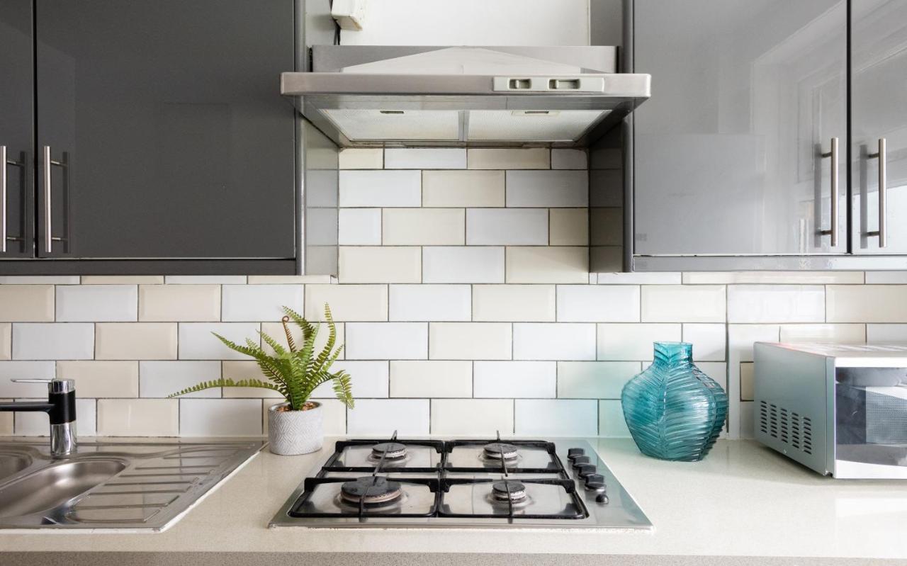 Spacious And Modern 4 Bed Apartment Next To Borough Station Londra Exterior foto
