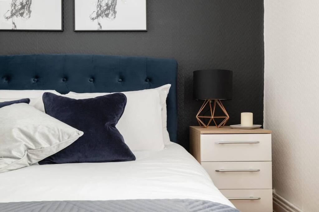 Spacious And Modern 4 Bed Apartment Next To Borough Station Londra Exterior foto