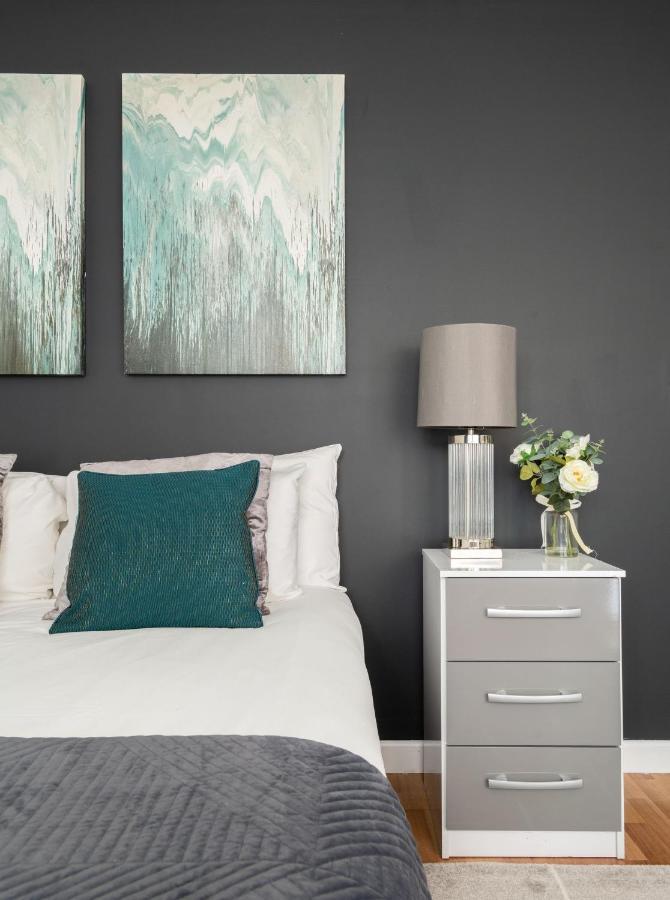 Spacious And Modern 4 Bed Apartment Next To Borough Station Londra Exterior foto